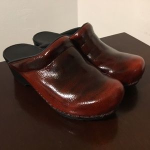 sanita clogs size 40